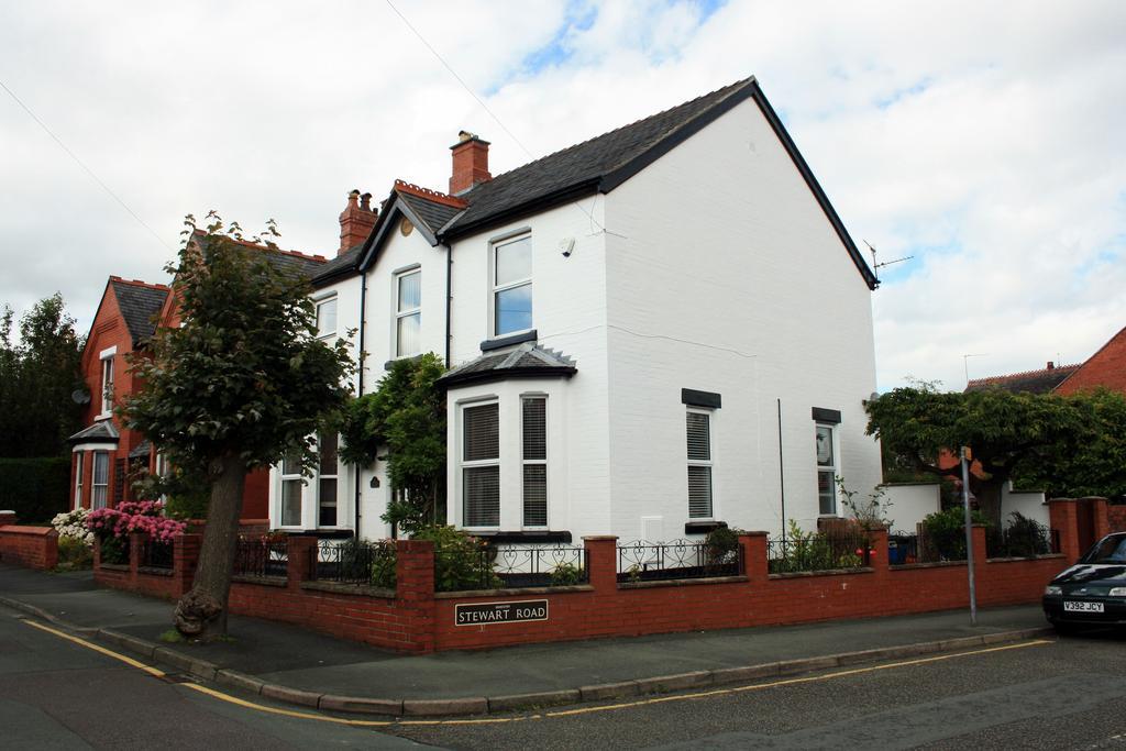 Laurels Bed & Breakfast Oswestry Bagian luar foto