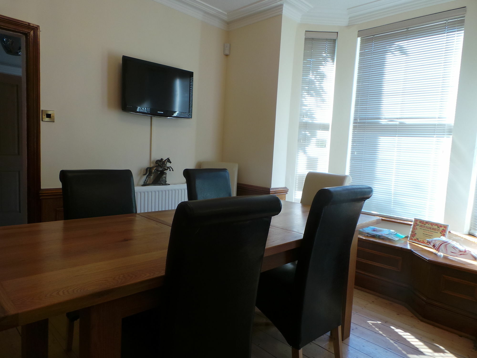 Laurels Bed & Breakfast Oswestry Bagian luar foto
