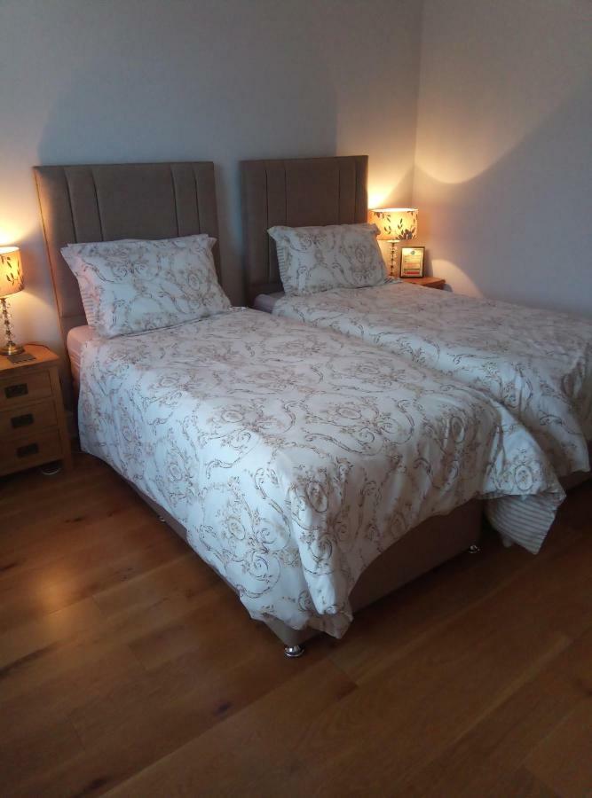 Laurels Bed & Breakfast Oswestry Bagian luar foto