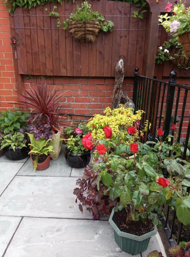Laurels Bed & Breakfast Oswestry Bagian luar foto