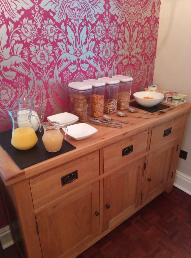 Laurels Bed & Breakfast Oswestry Bagian luar foto